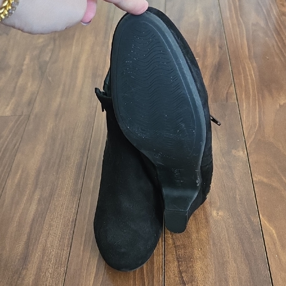 Hotter Black Ankle Boots with Floral Embroidery - Picture 5 of 6